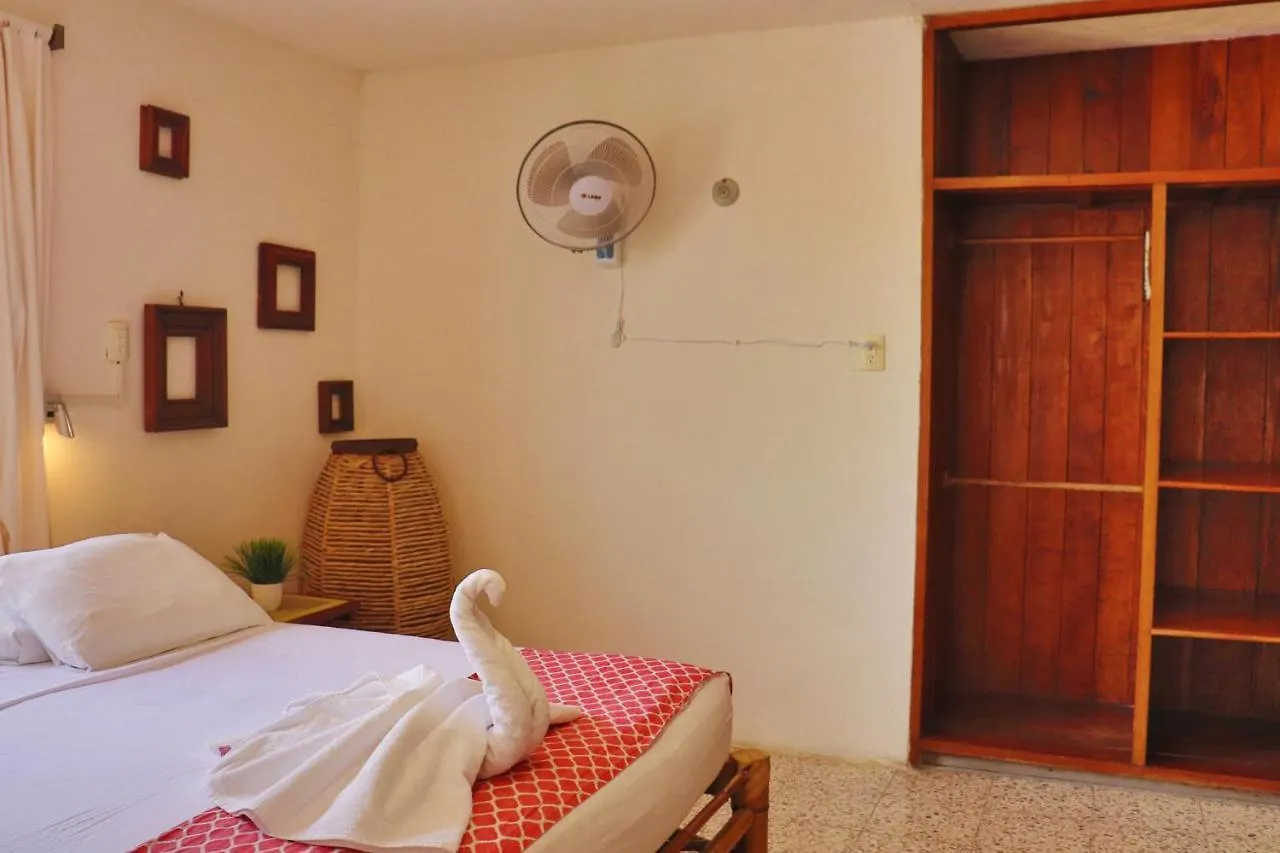 Hostal & Suites Pata De Perro Bacalar 0*,