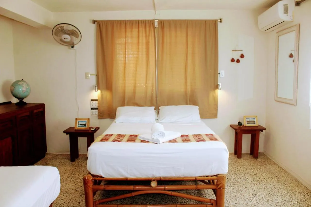 Hostal & Suites Pata De Perro Bacalar 0*,