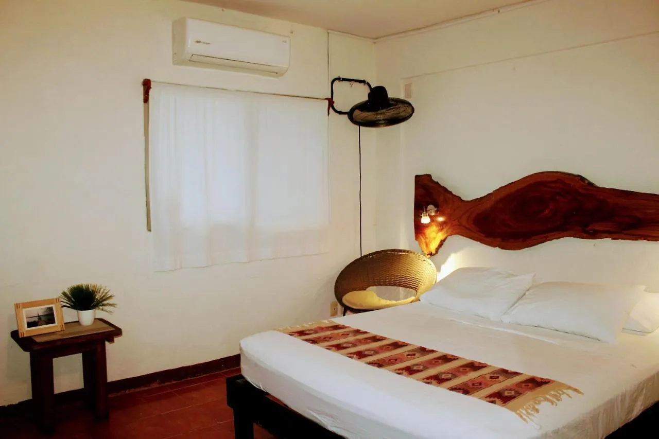 Hostal & Suites Pata De Perro Bacalar